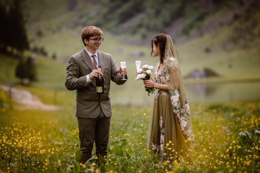elopement champagne